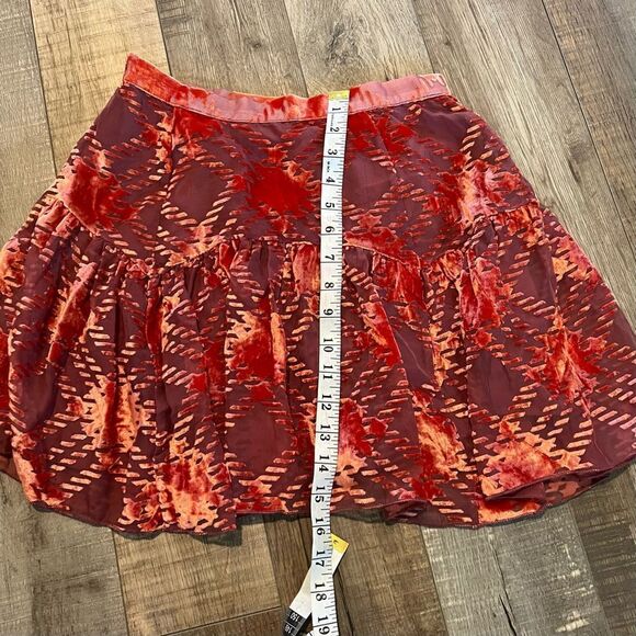 Urban outfitters UO Vera Burnout Velvet Flippy
Mini Skirt size xs - Picture 5 of 9